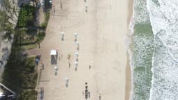 Foto aérea da praia do Recreio dos Bandeirantes.