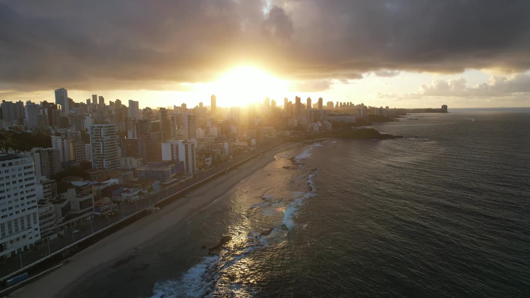 Salvador no nascer do dia