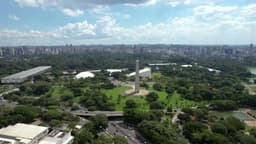 Obelisco do Ibirapuera, ao fundo, Oca e Auditório do Ibirapuera
