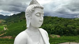 Maior Buda do Ocidente