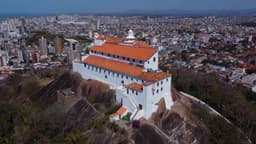 Convento da Penha e Vila Velha no Fundo