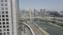 Ponte Estaiada sobre o Rio Pinheiros