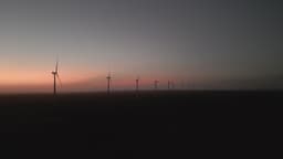 Torres de Energia Eolica ao Por do Sol