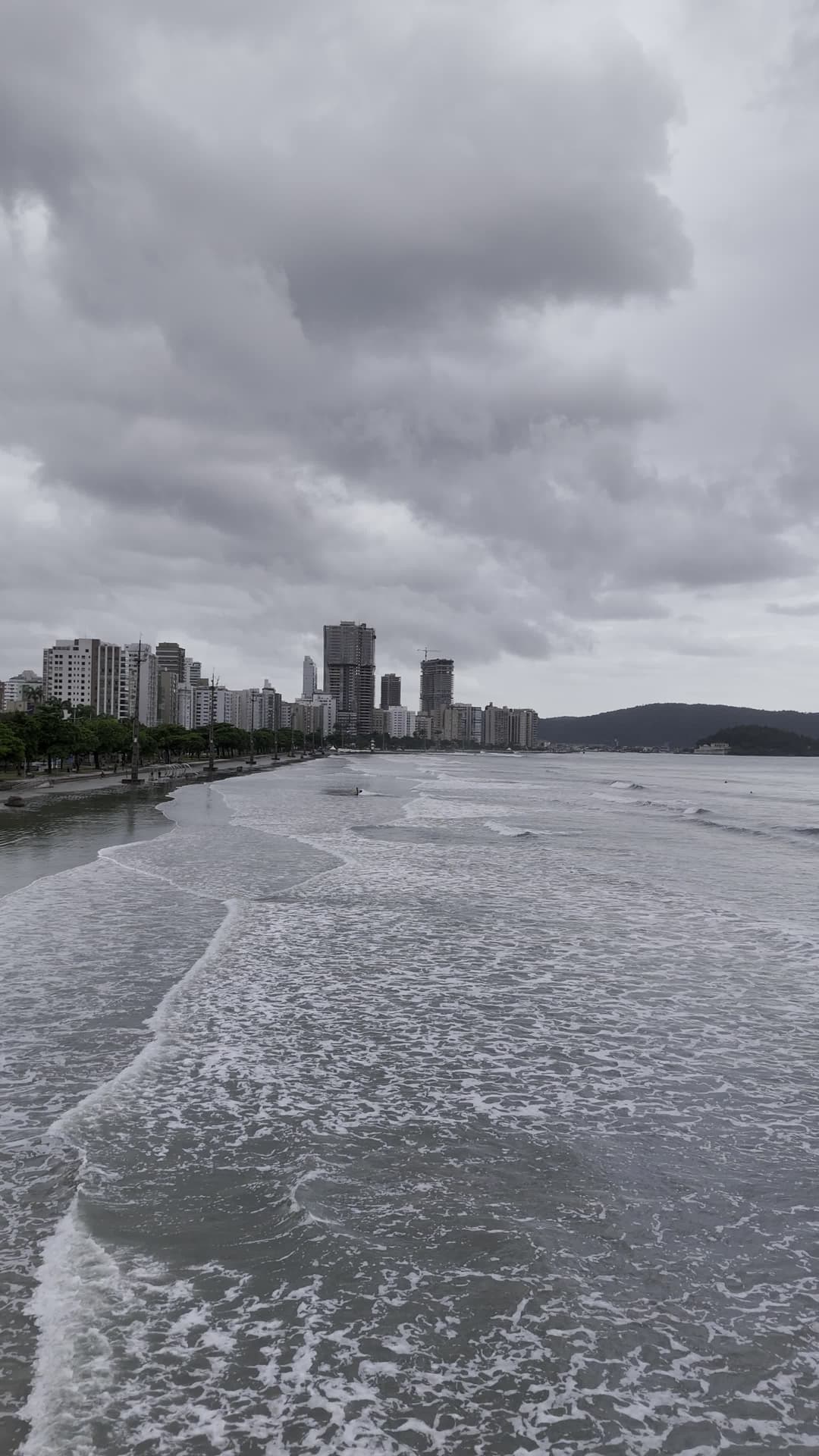 Santos nublado