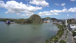 Porto de Vila Velha com vista para o Penedo e curva da Jurema