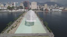 Museu do Amanhã à beira da Baía de Guanabara