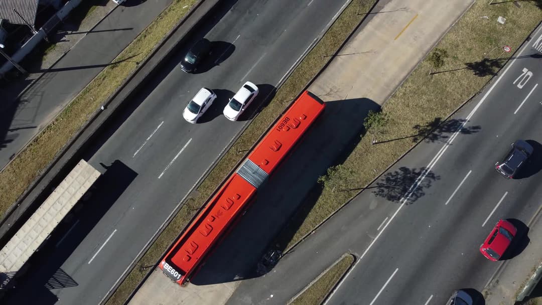 Onibus Expresso (BRT) e transito em Curitiba / Linha Verde - Vista superior