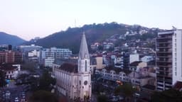 Entardecer com Igreja Matriz de Santa Teresa Dávila, Praça Baltasar da Silveira, Teresópolis/RJ