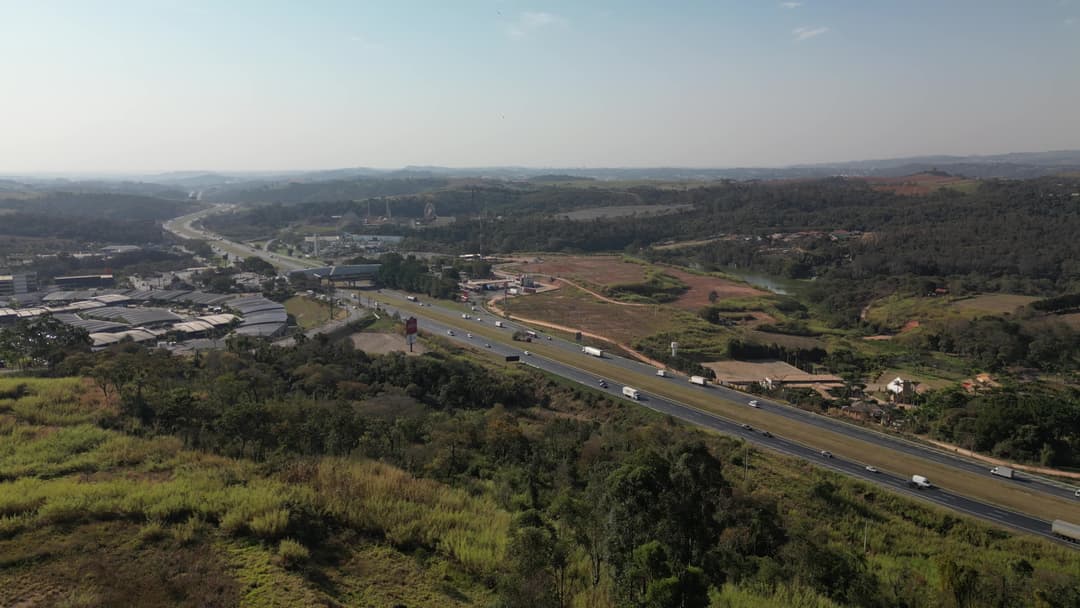 Rodovia dos bandeirantes  - Hopi Hari, serra azul e outlet premium.