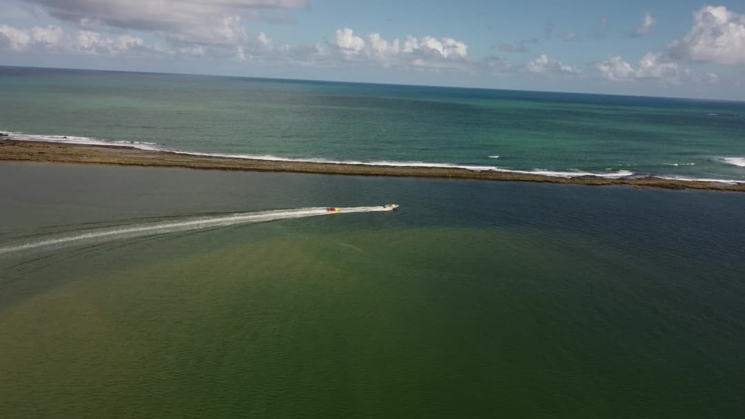 Passeio de banana boat lancha