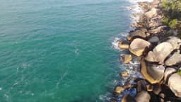 Paraiso chamado Piscinas naturais da barra da lagoa