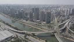 Ponte Estaiada sobre o Rio Pinheiros