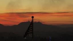 Bandeira de São Paulo ao pôr do sol