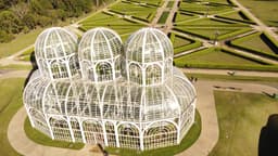 Aproximando da estufa do Jardim Botânico de Curitiba PR