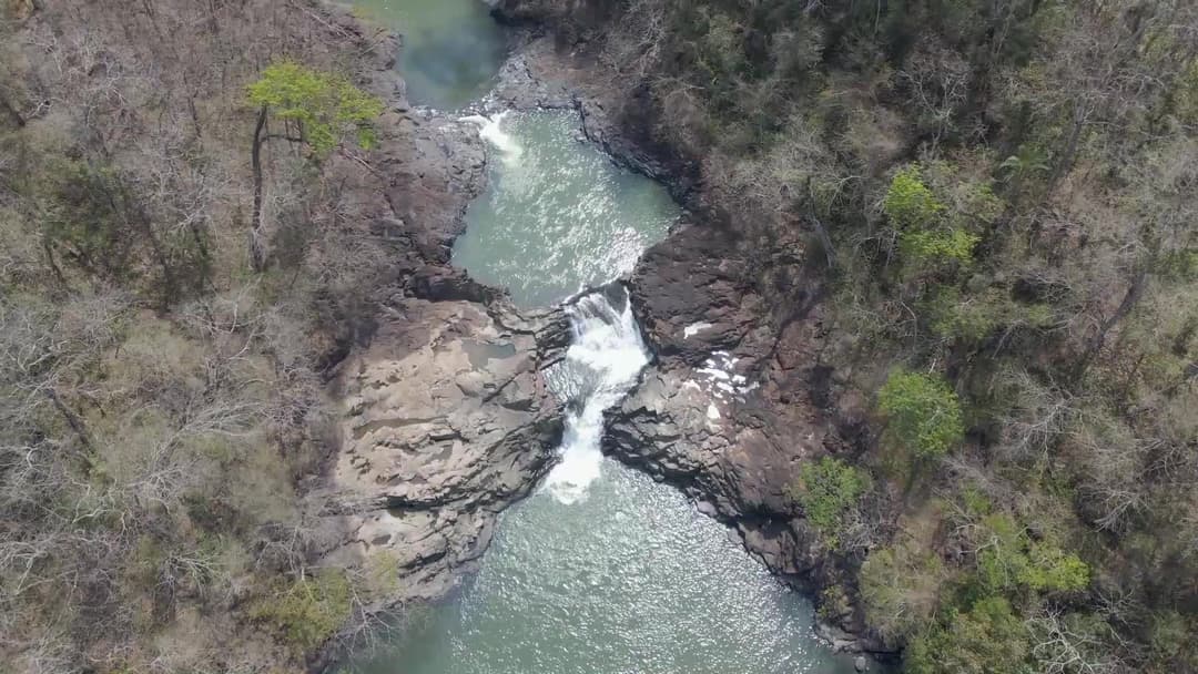 Cachoeira...afastando