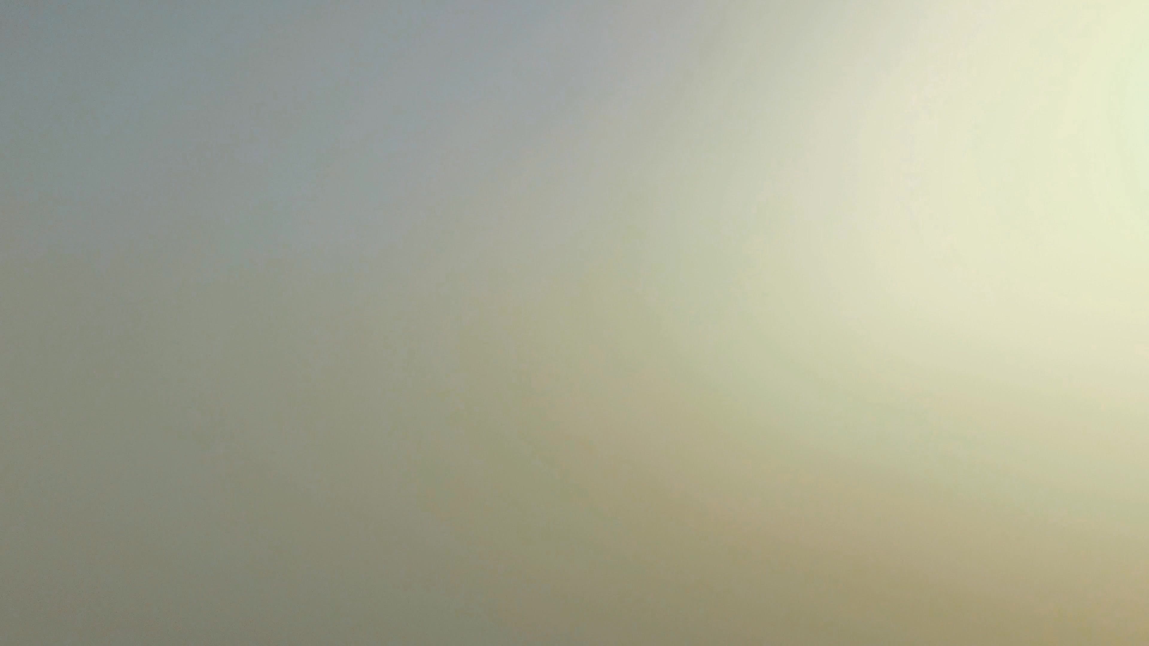 Acima das nuvens, a natureza se mostrando maravilhosa