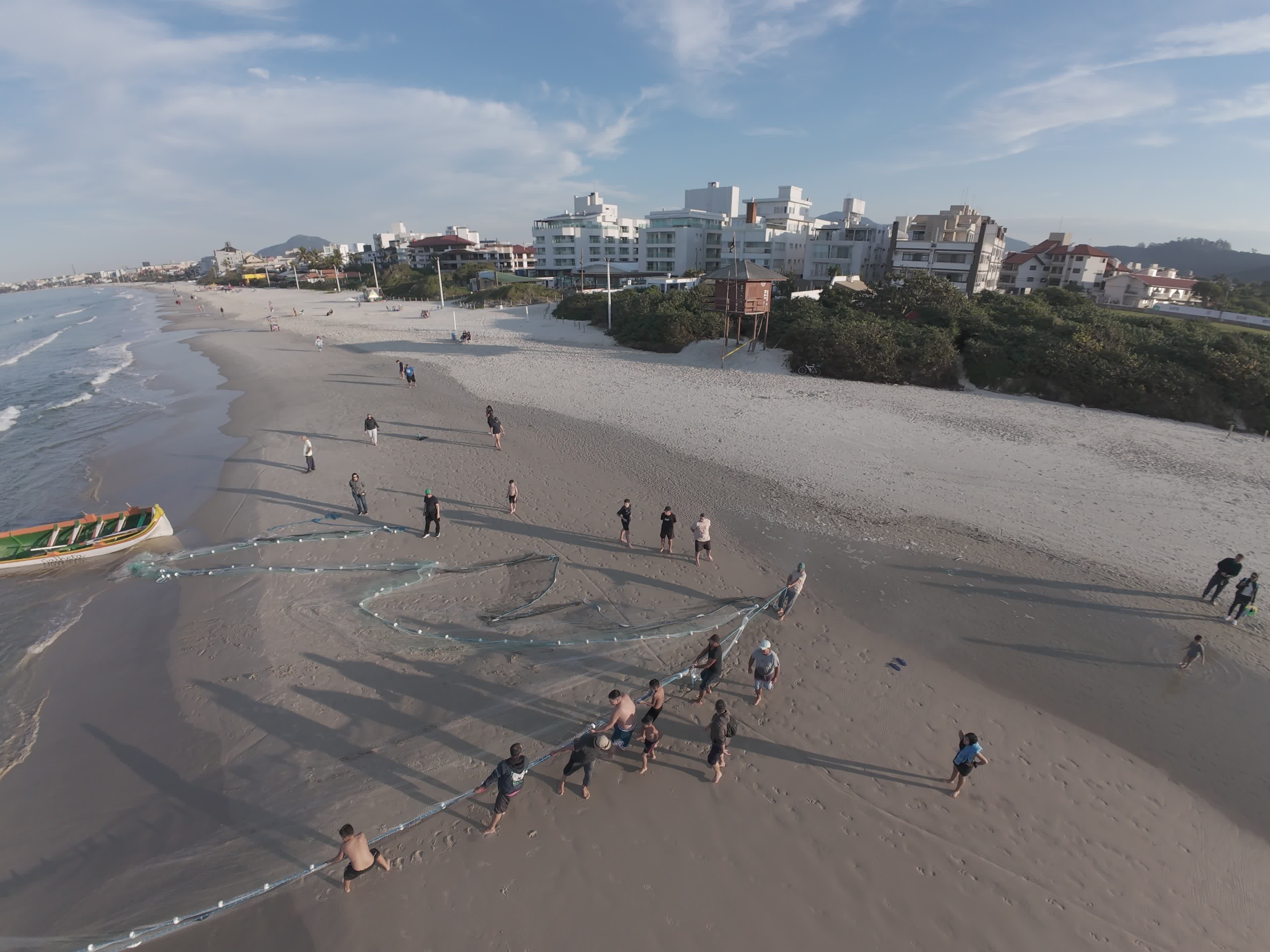 A rede de pesca no mar