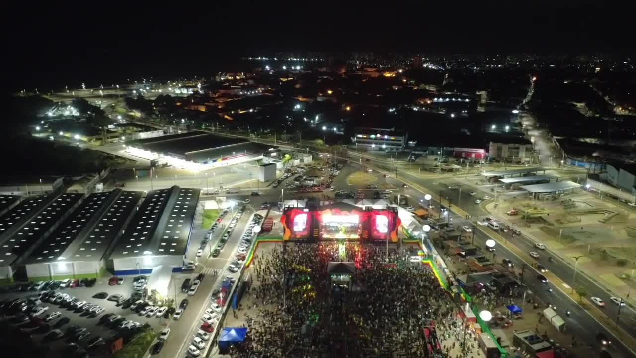Festival Ilha do Reggae, Grande show ao ar livre movimenta a cidade