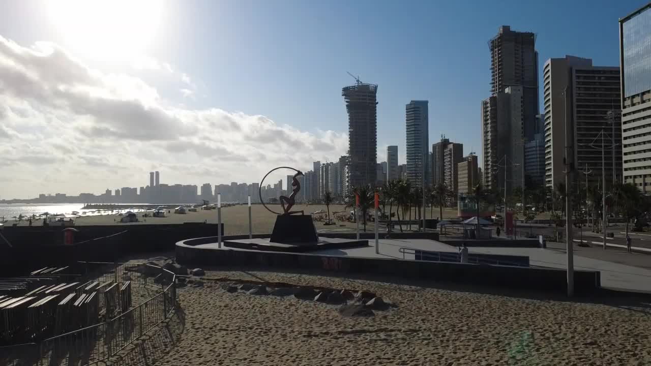 Estátua de Iracema na Orla Urbana de Fortaleza