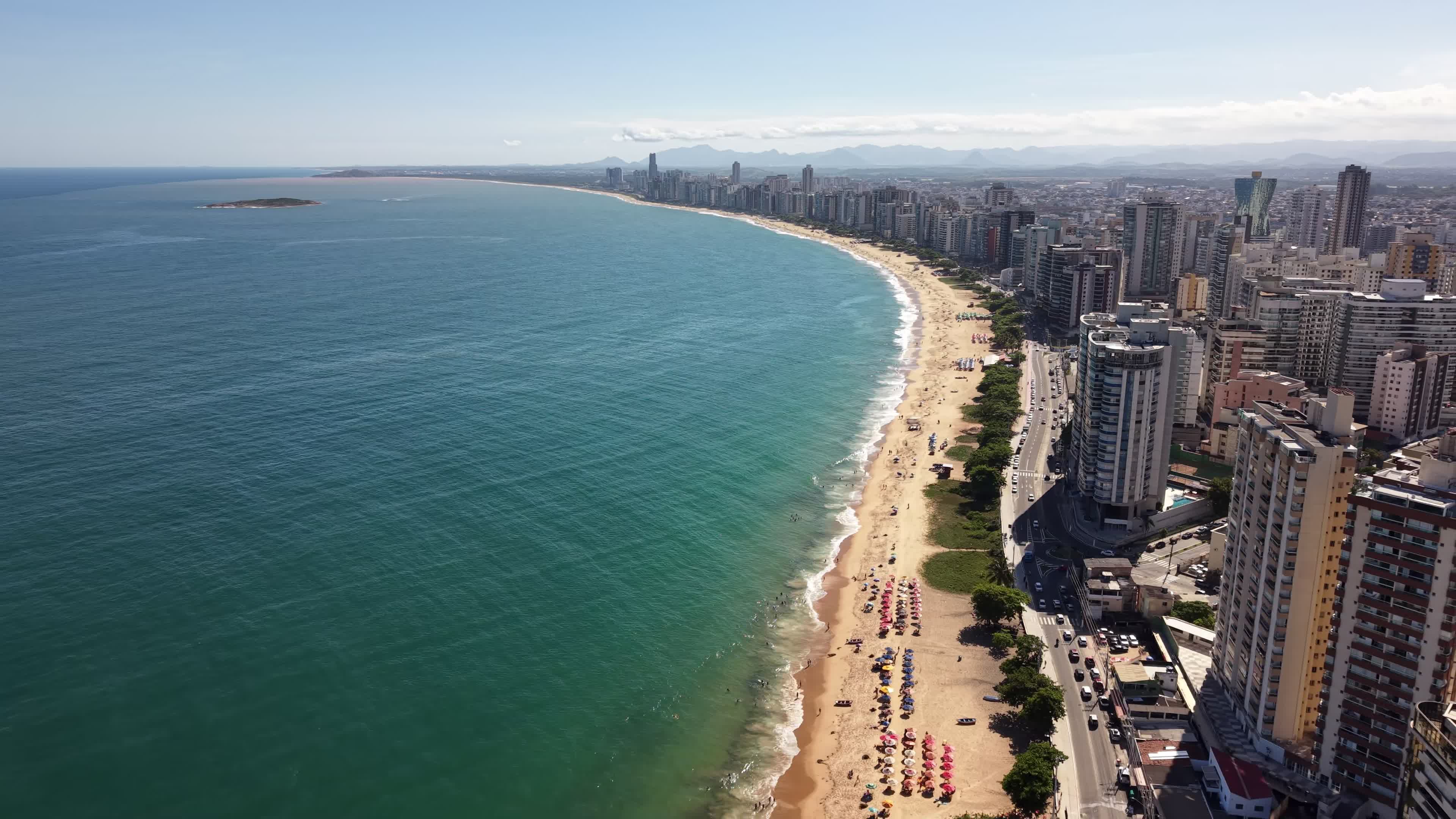 Vista Aérea da Orla e Arranha-Céus de Vila Velha, Espírito Santo