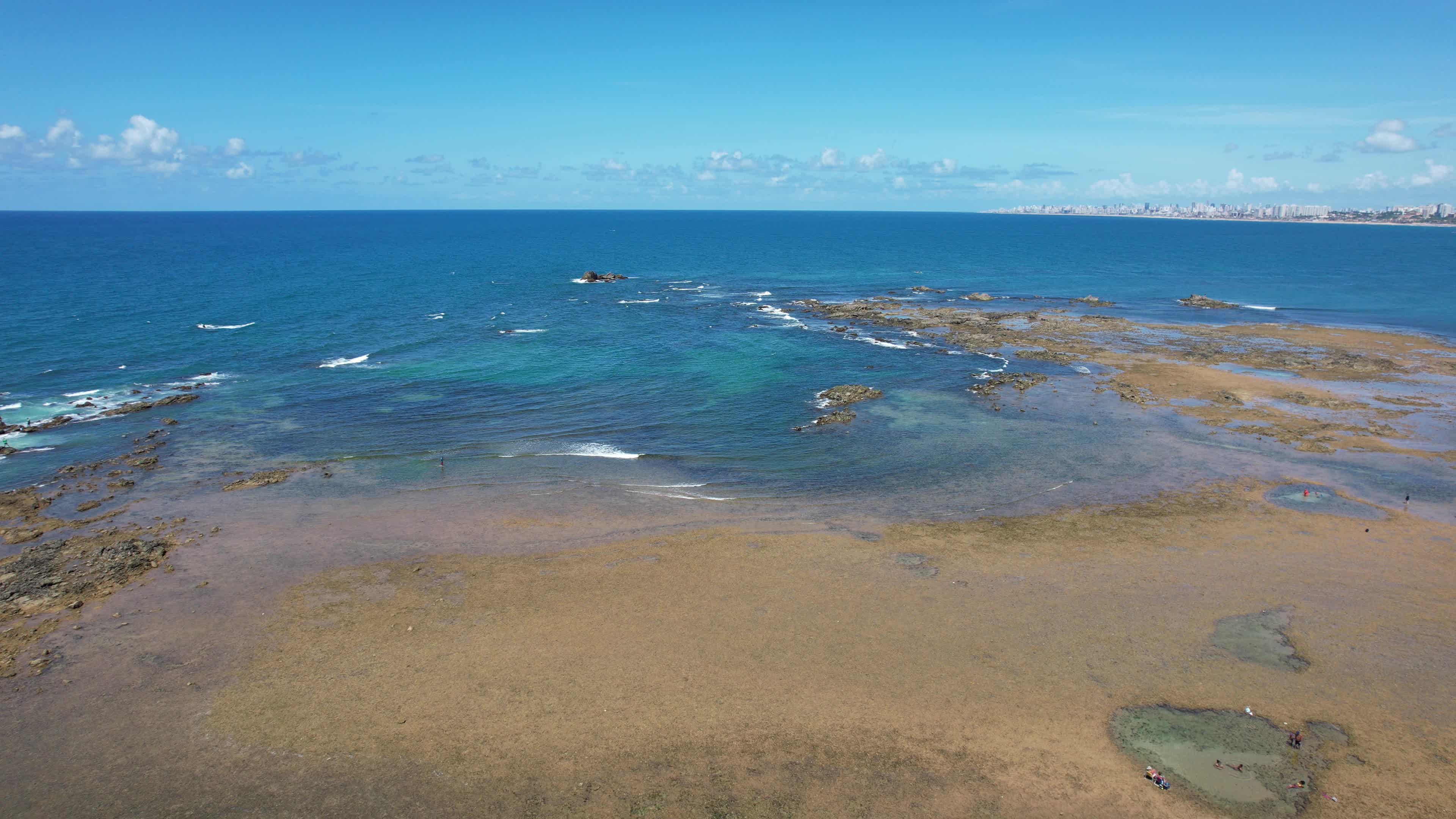 Piscinas naturais da praia de Itapoã em Salvador - Bahia