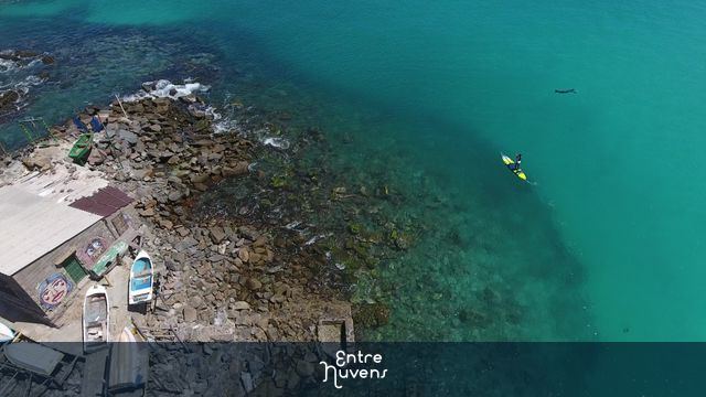 Agua cristalina. — vídeo aéreo de Arraial do Cabo