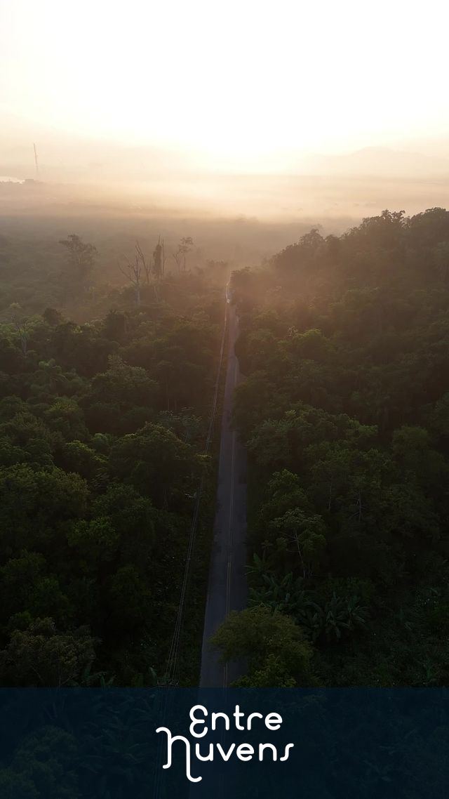 Amanhecer nublado zona rural Guarujá 
