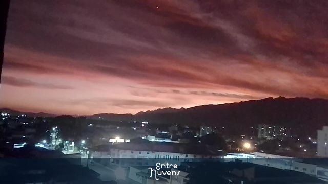 Anoitecer  — vídeo aéreo de Resende