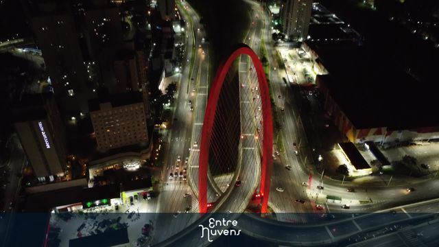 Arco da Inovação SJC A noite — vídeo aéreo de São José dos Campos
