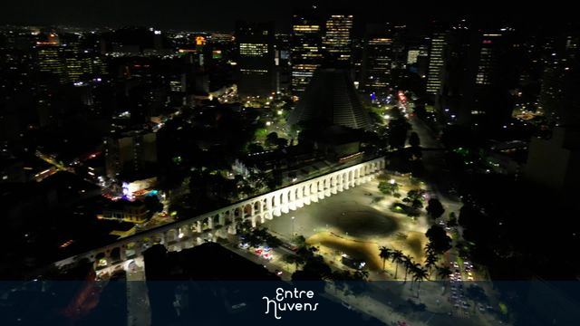 Arcos da Lapa a noite — vídeo aéreo de Rio de Janeiro