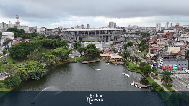 ARENA FONTE NOVA E ORIXAS DO DIQUE DO TORORÓ — vídeo aéreo de Salvador
