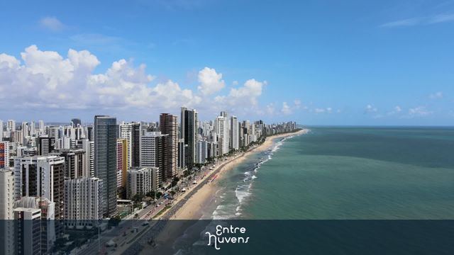Arranha-céus à beira-mar em Recife