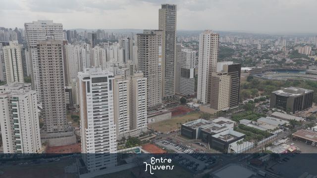 Arranha-céus modernos no centro de Goiânia