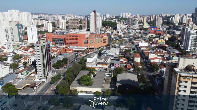 Avenida Keneddy Poli