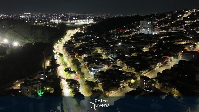 Avenida larga imagem noturna — vídeo aéreo de Belo Horizonte
