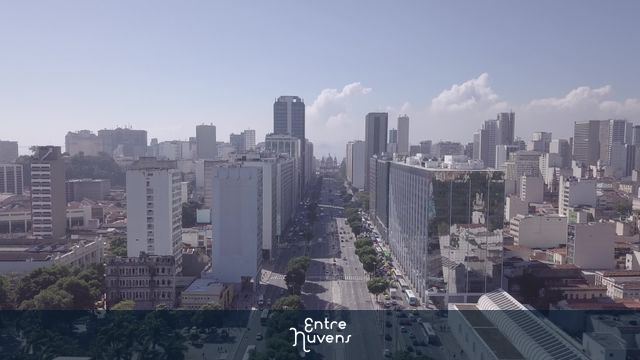 Avenida Presidente Vargas no centro do Rio de Janeiro vista por drone