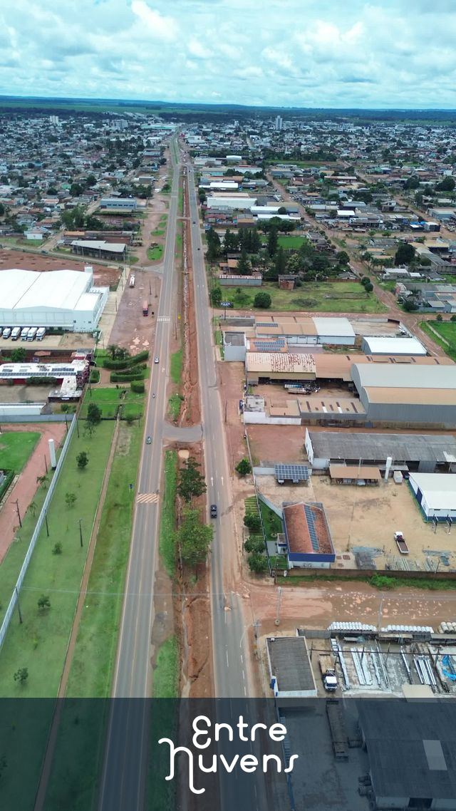 Avenida — vídeo aéreo de Vilhena