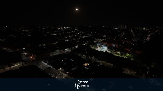 Bairro vivo à noite  — vídeo aéreo de Boituva
