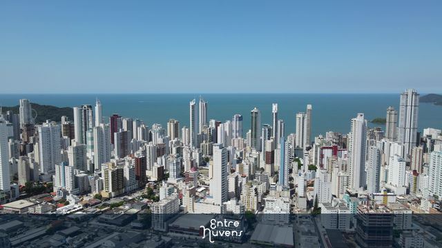 Balneário Camboriú - Visto de Cima - 4K