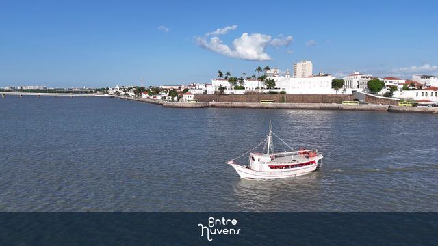 Barco de Pesca — vídeo aéreo de São Luís