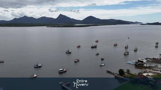 barcos baía de guaratuba