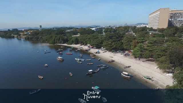 Barcos de Pescadores na Ilha do Fundão