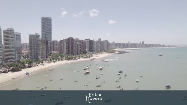 Barcos na Praia Urbana de Fortaleza
