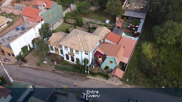 Bichinho MG, é um charmoso povoado que fica muito próximo da cidade histórica de Tiradentes. Bichinho é um distrito de Prados, uma cidade vizinha de  Tiradentes.