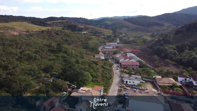 Bichinho MG, é um charmoso povoado que fica muito próximo da cidade histórica de Tiradentes. Bichinho está a apenas 7 km da turística Tiradentes, entretanto o local é um distrito de Prados, uma cidade vizinha.