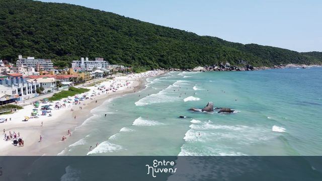 Bombas/SC Caribe Brasileiro — vídeo aéreo de Bombinhas