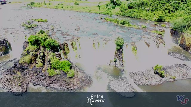 Cachoeira de Santo Antônio — vídeo aéreo de Laranjal do Jari