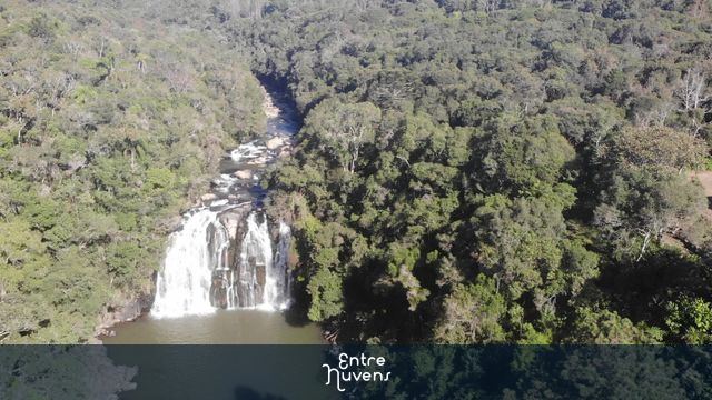 Cachoeira do Parque da Pedreira em Rio Azul, PR