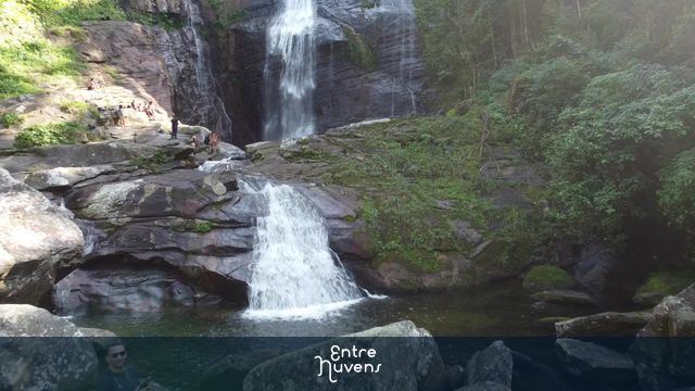 Cachoeira veú de noiva  — vídeo aéreo de Magé