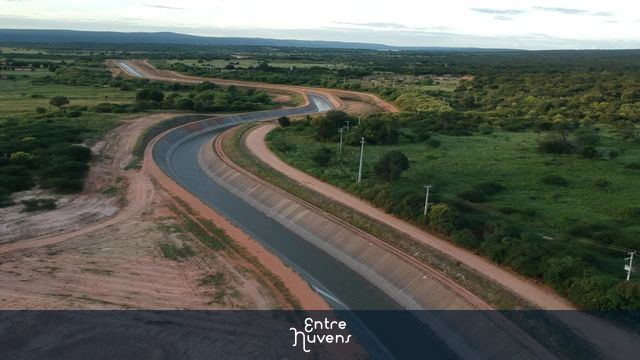 Canal da transposição do são francisco — vídeo aéreo de Mauriti
